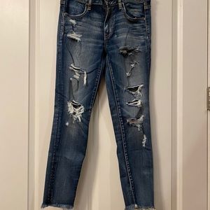 Size 6 American eagle jegging cropped jeans.